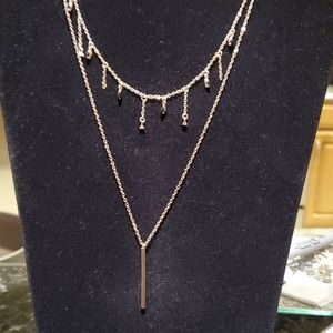 🌞NWT Layer bar necklace.